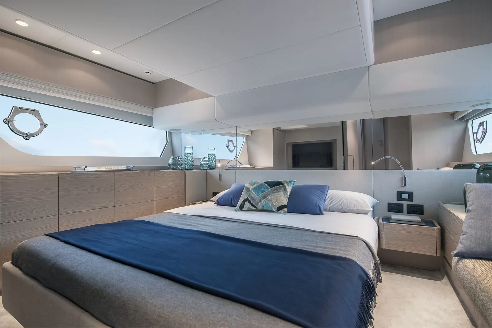 Yacht gallery image