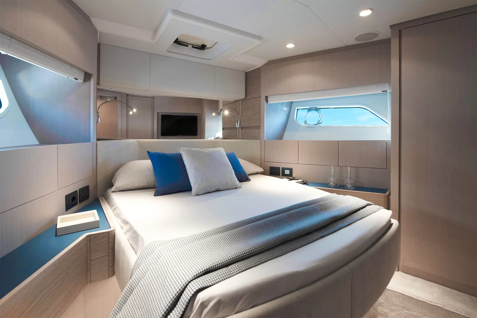 Yacht gallery image