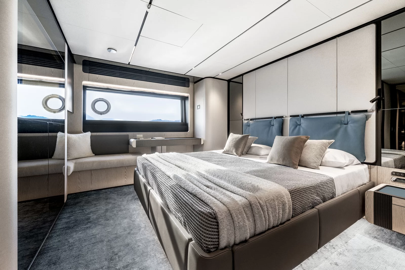 Yacht gallery image