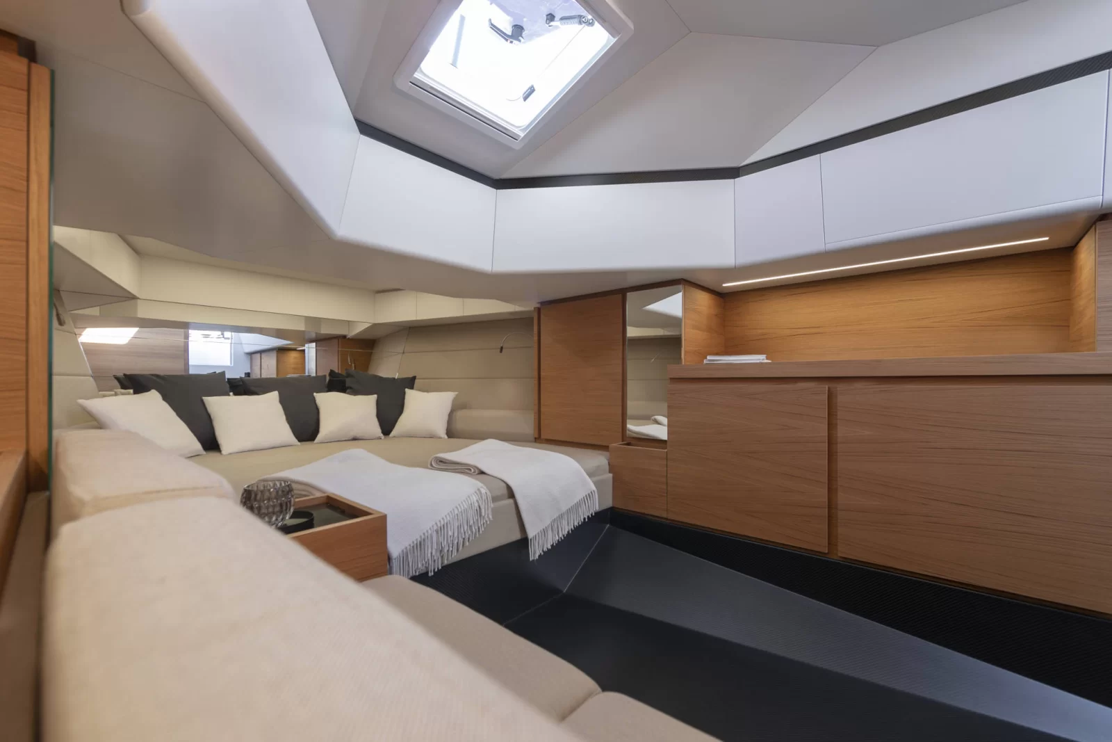 Yacht gallery image