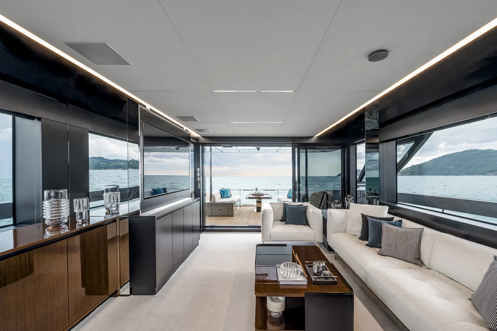 Yacht gallery image