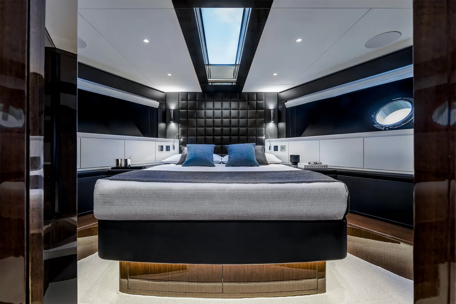 Yacht gallery image