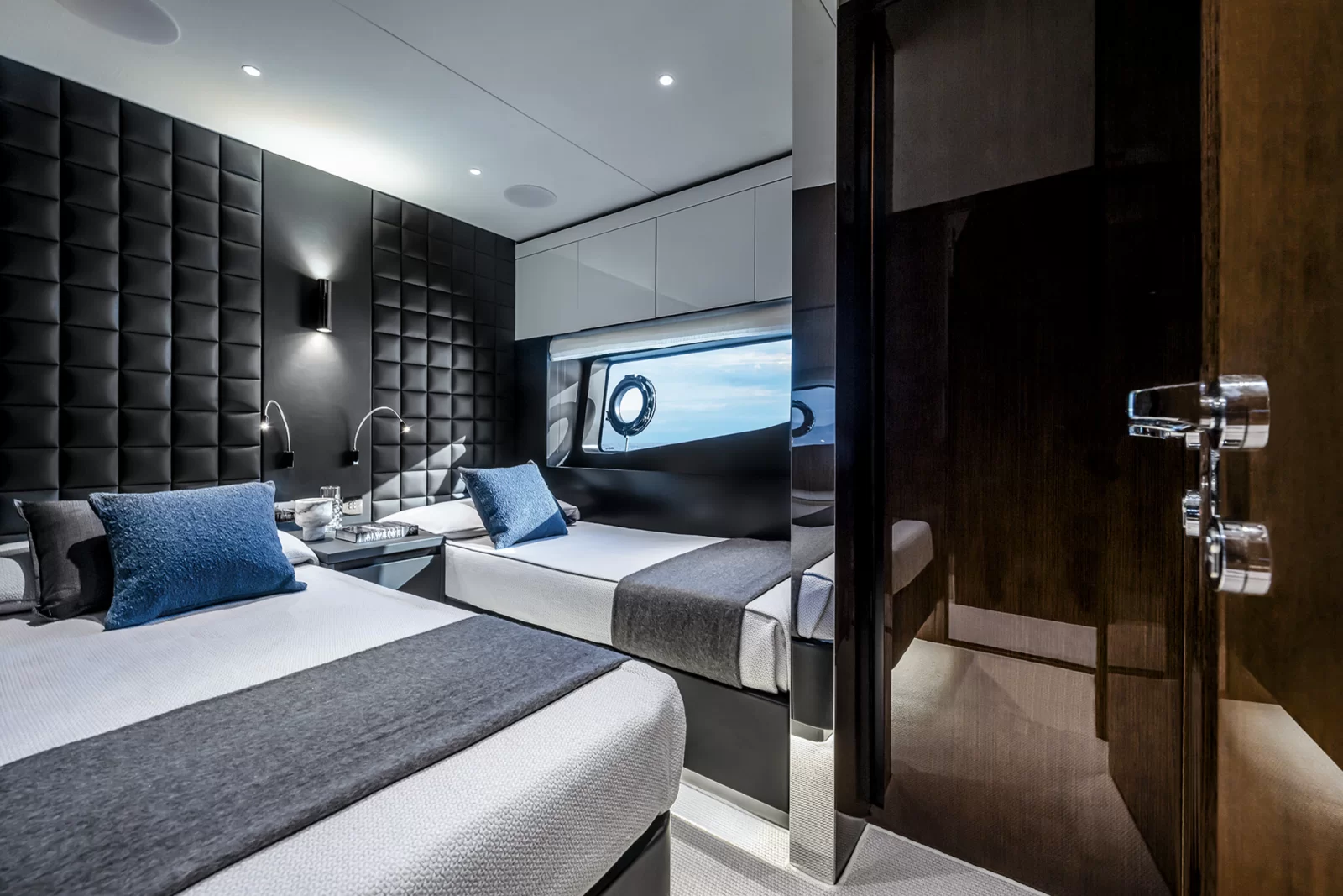 Yacht gallery image