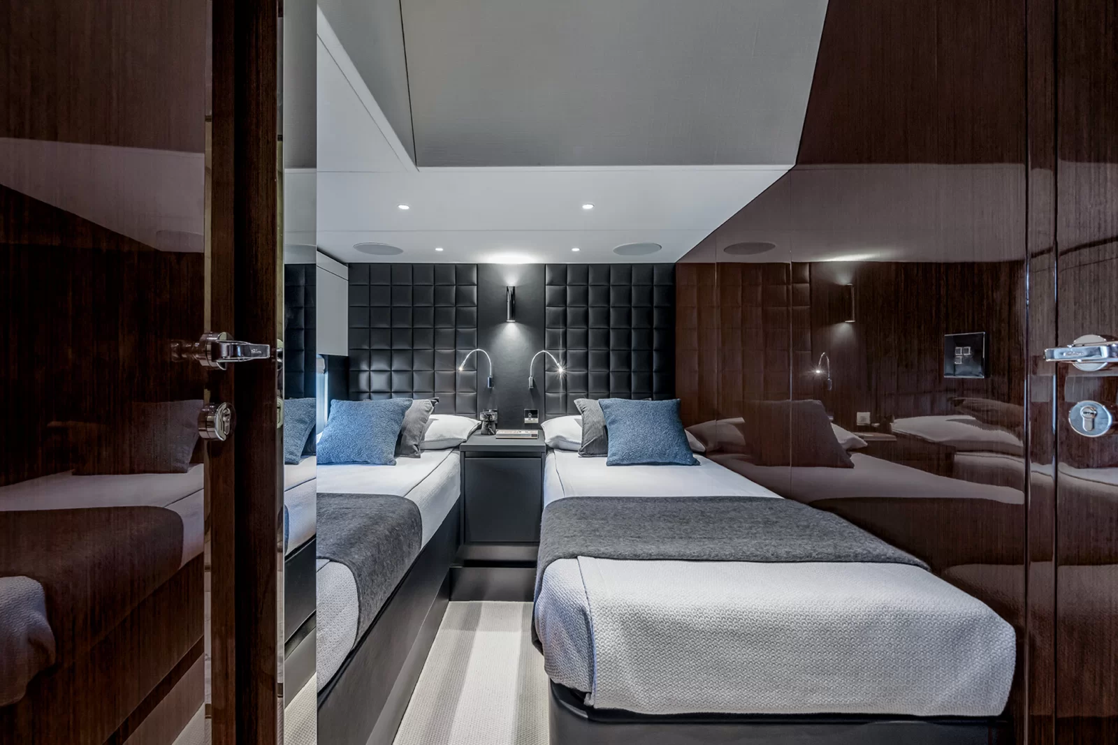 Yacht gallery image
