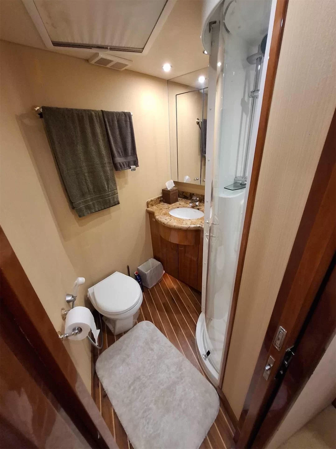 Yacht gallery image