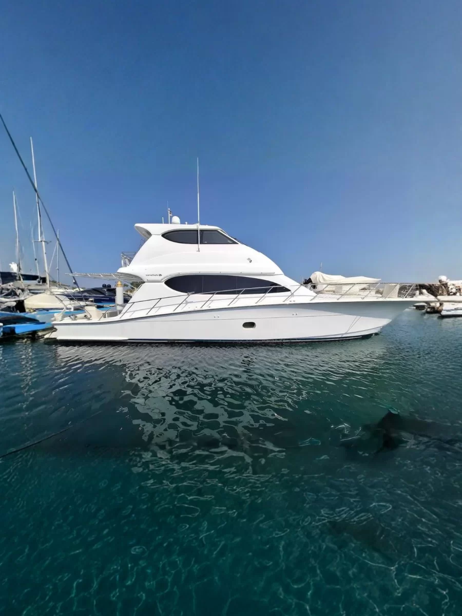 HATTERAS 68 ENCLOSED FLYBRIDGE